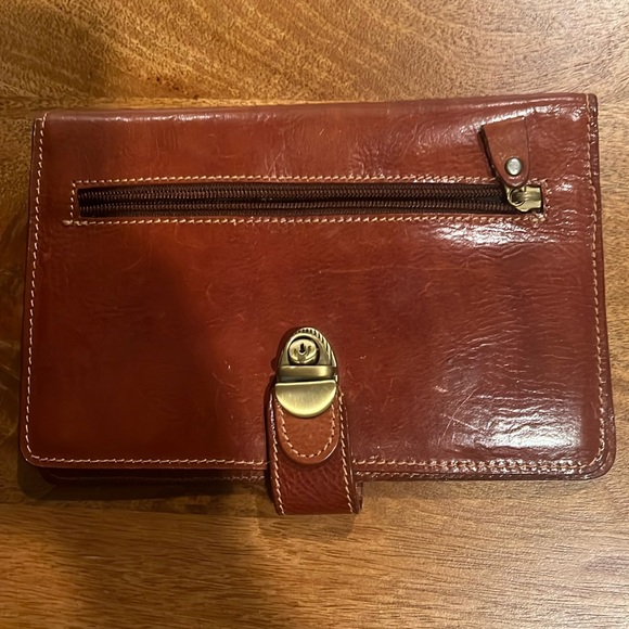 Vintage Saga Leather Portfolio - Picture 1 of 5